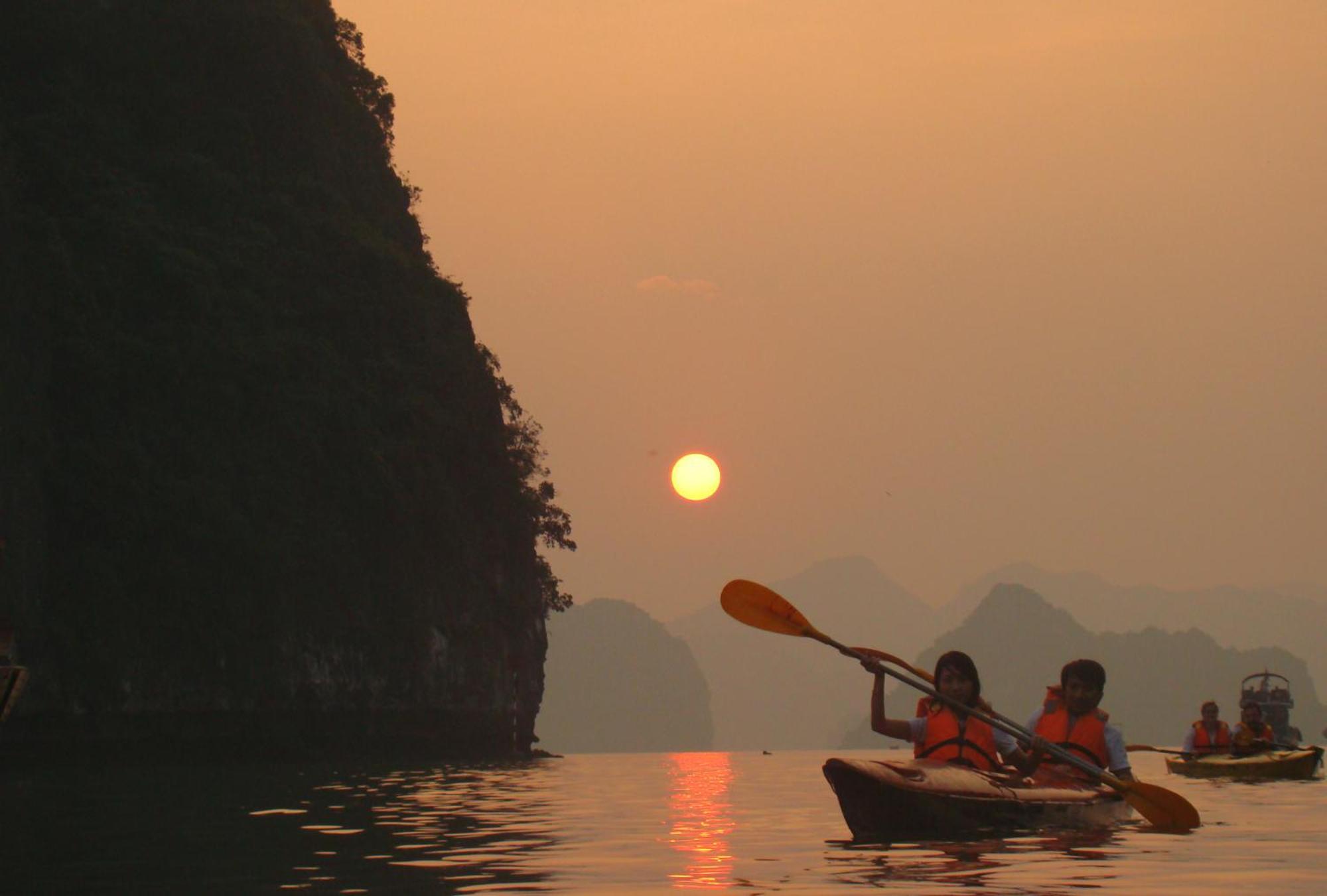 Ruby Cruise Hotel Ha Long Buitenkant foto