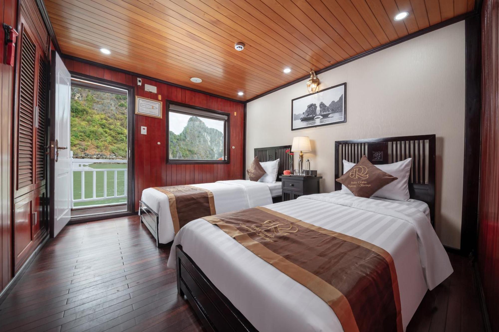 Ruby Cruise Hotel Ha Long Buitenkant foto