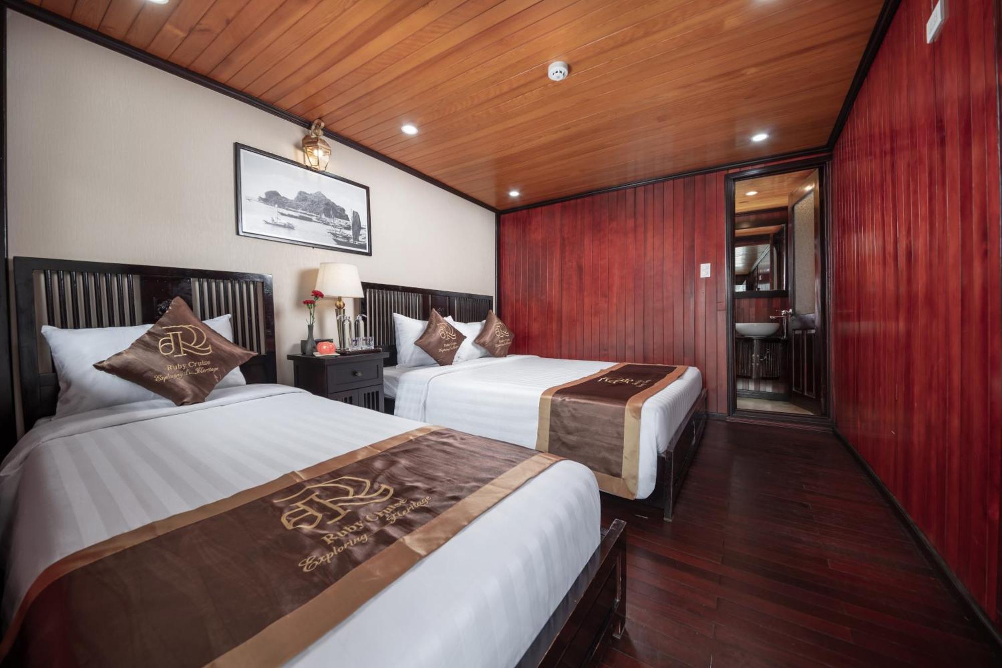 Ruby Cruise Hotel Ha Long Buitenkant foto