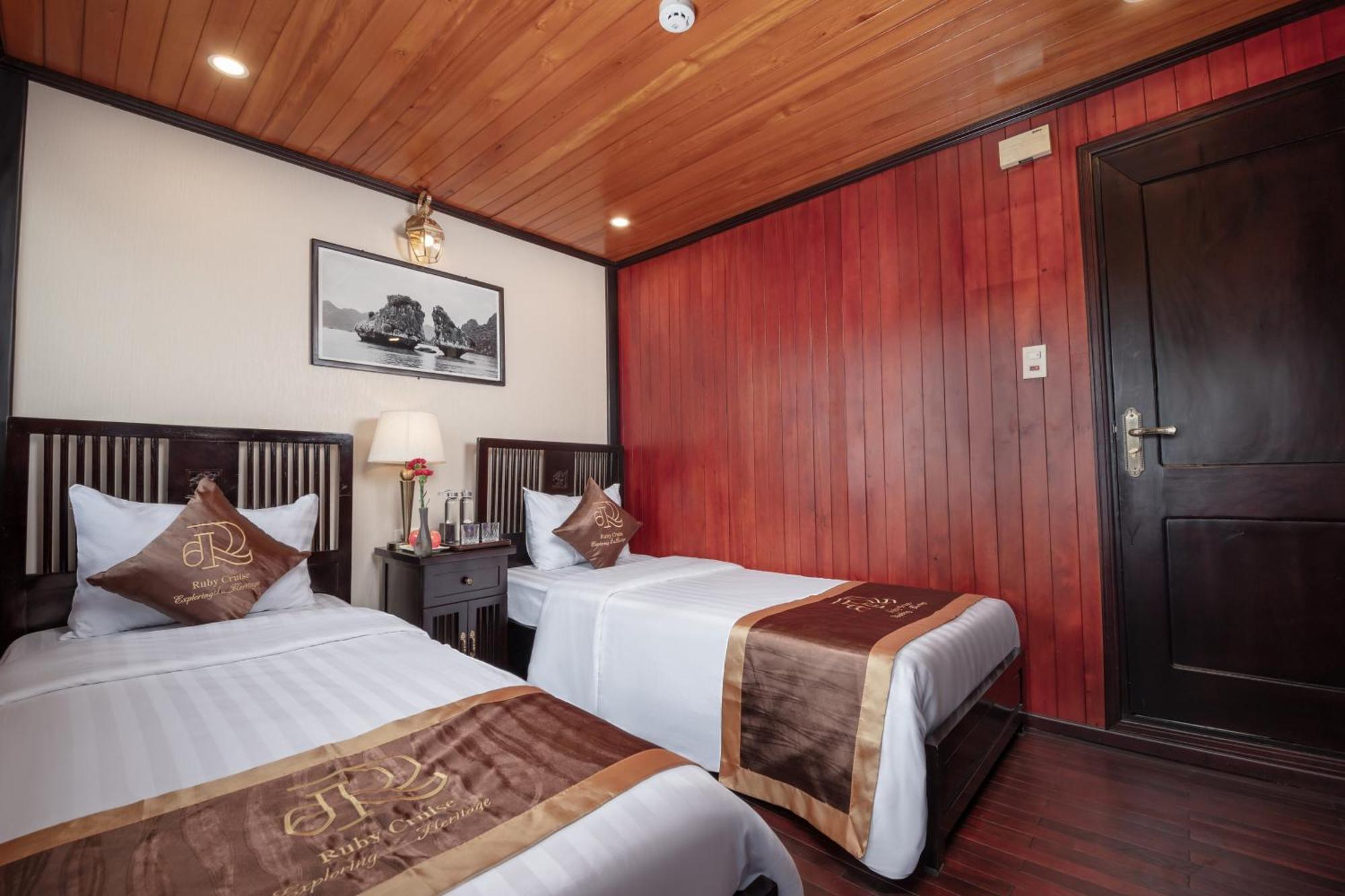 Ruby Cruise Hotel Ha Long Buitenkant foto