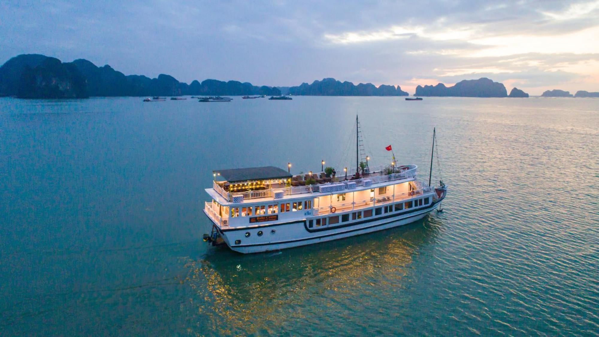 Ruby Cruise Hotel Ha Long Buitenkant foto
