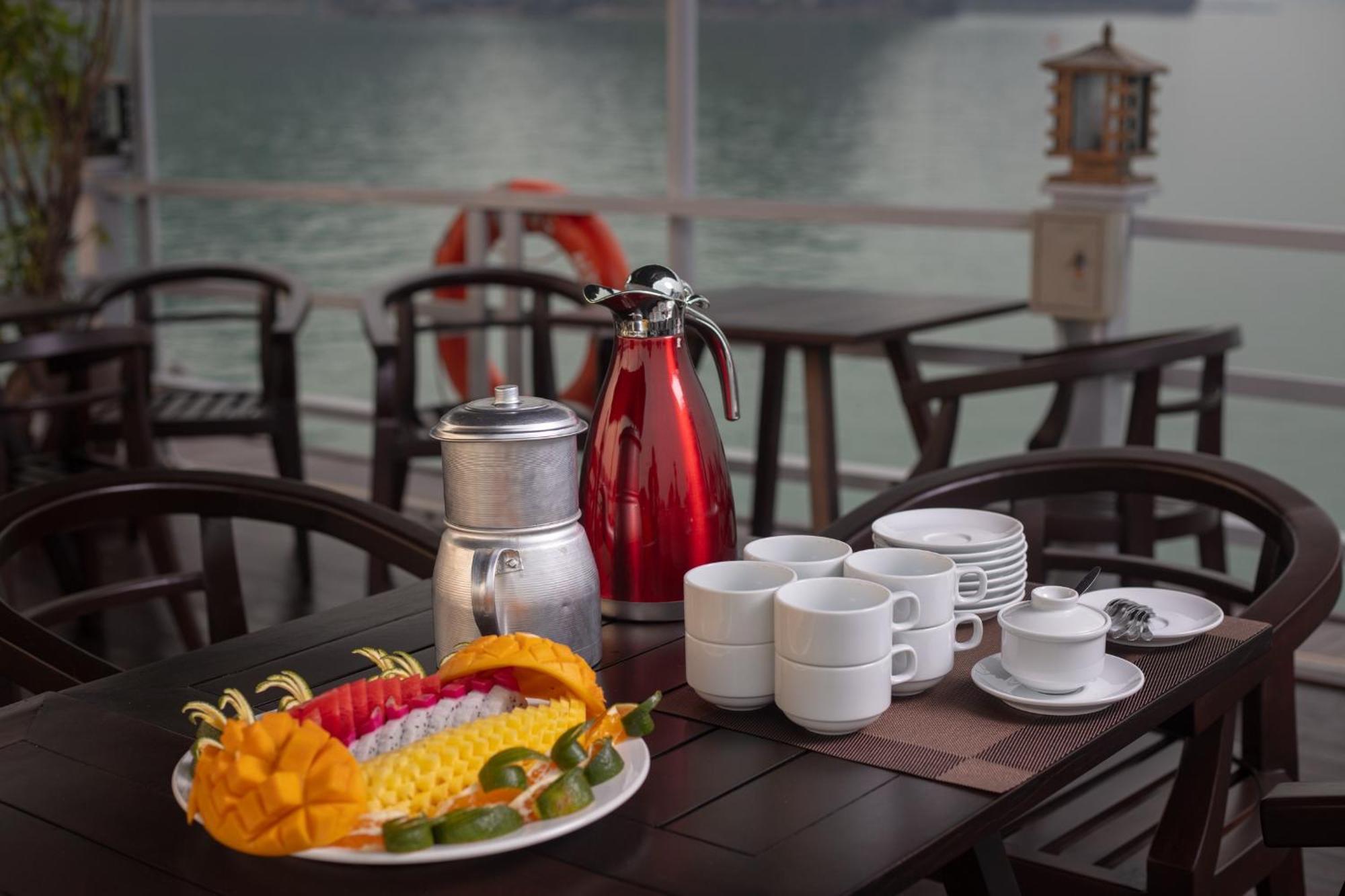 Ruby Cruise Hotel Ha Long Buitenkant foto