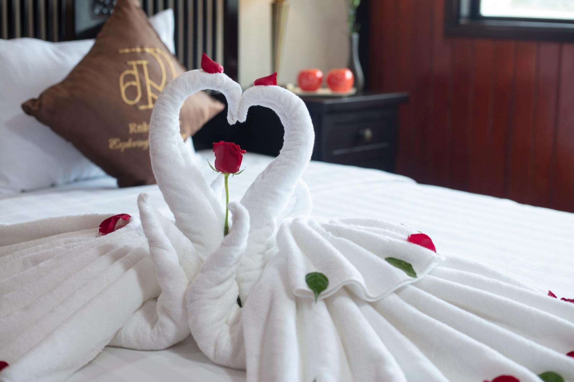Ruby Cruise Hotel Ha Long Buitenkant foto